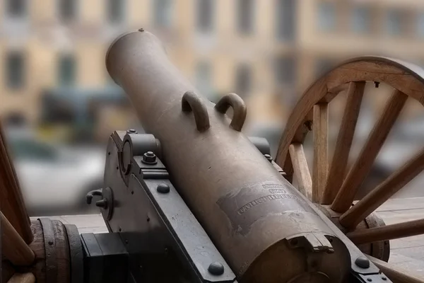 Gun Zabytkowego Petersburga — Zdjęcie stockowe