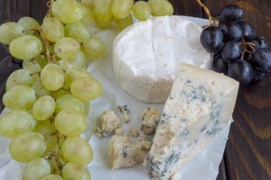 peynir ve üzüm incir ile