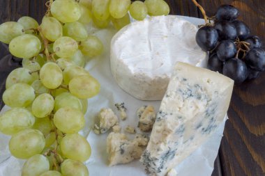 peynir ve üzüm incir ile