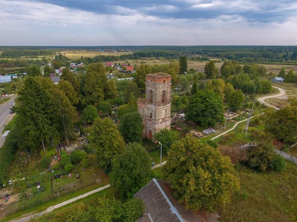 Gamla Förstörda Kyrka Kyrkogård Ovanifrån — Stockfoto