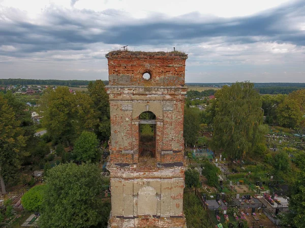 Alte Kirchenruine Auf Einem Friedhof Blick Von Oben — Stockfoto