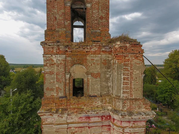 Starý Kostel Zničený Hřbitově Pohled Shora — Stock fotografie