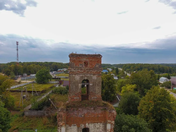 Gamla Förstörda Kyrka Kyrkogård Ovanifrån — Stockfoto