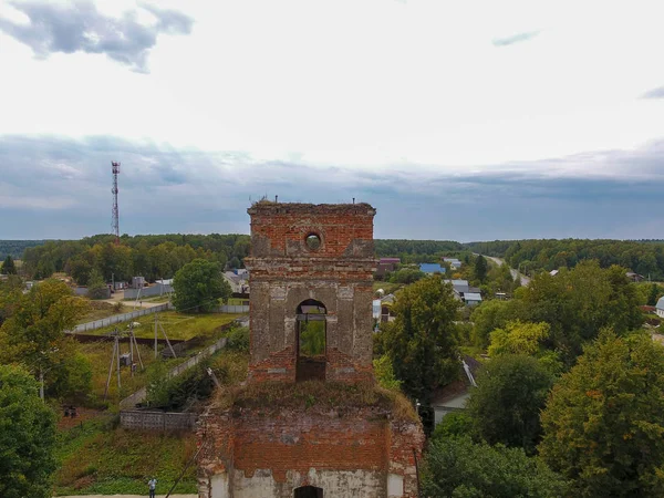 Gamla Förstörda Kyrka Kyrkogård Ovanifrån — Stockfoto