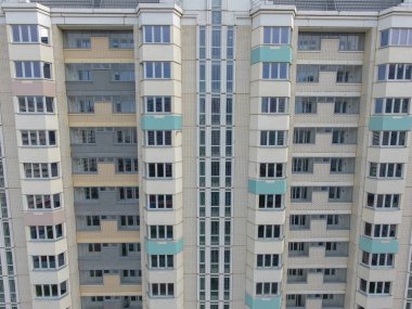 Yüksek binalar, windows, balkon, arka plan evi