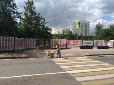 Moskova şehir 10.08.2018 yol yol işçisi