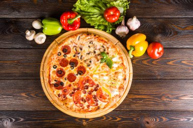 bir pizza 4 tür. Yaratıcı yazarın pizza.