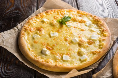 Küçük mini pizza (mini, minyatür). Ayarla