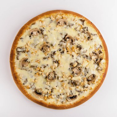 Tavuk, mantar ve beyaz peynirli pizza