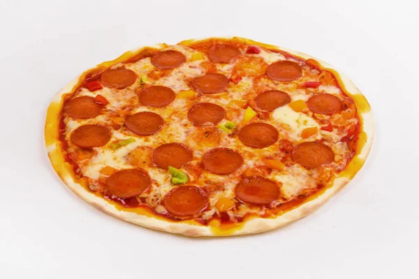 Pepperoni Pizza Białym — Zdjęcie stockowe