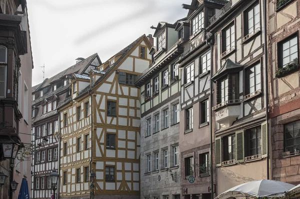 Fachwerkhäuser Einer Der Malerischen Gassen Historischen Zentrum Von Nürnberg Bayern — Stockfoto