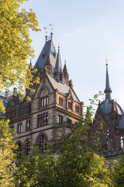 Koenigswinter yakınlarındaki güzel Drachenburg Kalesi, - Bonn, Almanya'da Kuzey Ren-Vestfalya