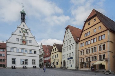 Marktplatz Belediye Binası (Rathaus) - Rothenburg ob der Tauber, Almanya'nın en güzel ve romantik köylerinden biri ana meydanı - Avrupa