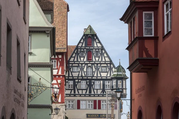 Rothenburg Der Tauber Tyskland Mars 2018 Historiska Färgglada Korsvirkeshus Den — Stockfoto