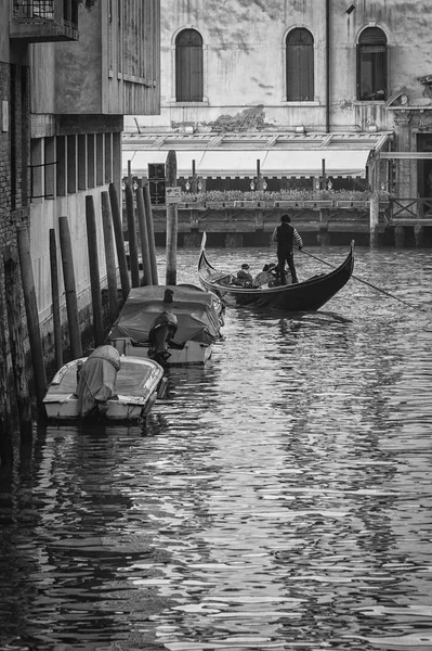 Venecia Italia Diciembre 2018 Pintoresco Romántico Canal Veneciano Blanco Negro — Foto de Stock