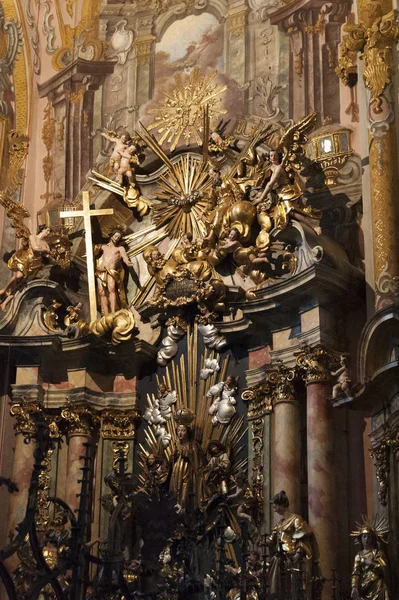 Interno Della Chiesa Parrocchiale San Nicola Con Suoi Stucchi Decorazioni — Foto Stock