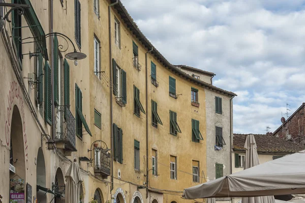 Lucca Toskana Talya Piazza Anfiteatro Olarak Ünlü Ortaçağ Kare Bilinen — Stok fotoğraf