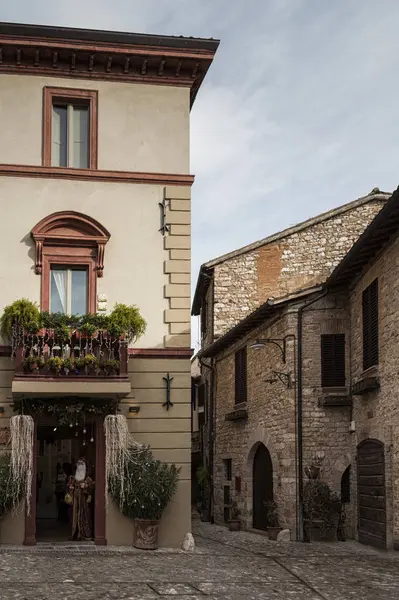 Tradycyjny Włoski Średniowieczny Zabytkowe Centrum Pięknej Małej Miejscowości Spello Perugia — Zdjęcie stockowe