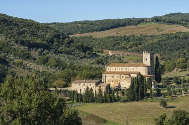 Sant Antimo Romanesk Manastırı Montalcino, Toskana komün eski bir Benedictine manastır