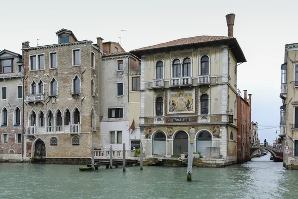 Coloridas Fachadas Antiguas Casas Medievales Históricas Largo Del Gran Canal — Foto de Stock