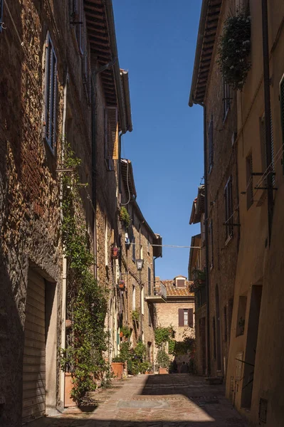 Beautiful Narrow Street Small Magical Old Village Pienza Val Orcia — стоковое фото