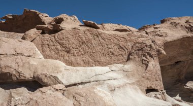 Şili'de Atacama Çölü'ndeki Yerbas Buenas Kayalıkları Üzerinde Antik Petroglifler