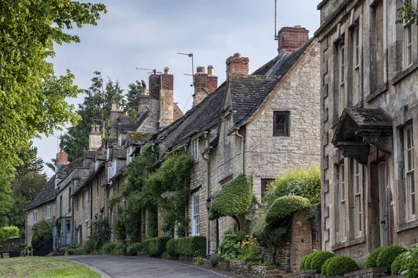 Quaint Cotswold Romantic Stone Cottages Hill Lovely Burford Village Cotswolds — Stock Photo, Image