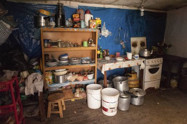 Oruro - Bolivya yolu boyunca bir bolivya evin iç