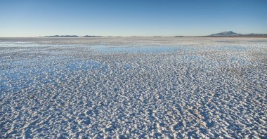 Colchani yakınlarındaki Salar de Uyuni. Dünya Unesco Dünya Mirası Listesi'ndeki en büyük tuz düzüdür - Altiplano, Bolivya