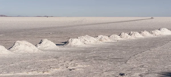 Colchani'de tuz madenciliği, Uyuni tuz düz (Salar de Uyuni), Bolivya, Güney Amerika.