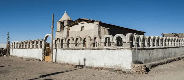 Widok Zewnątrz Mały Kościół Miejscowości Tahua Boliwia — Zdjęcie stockowe