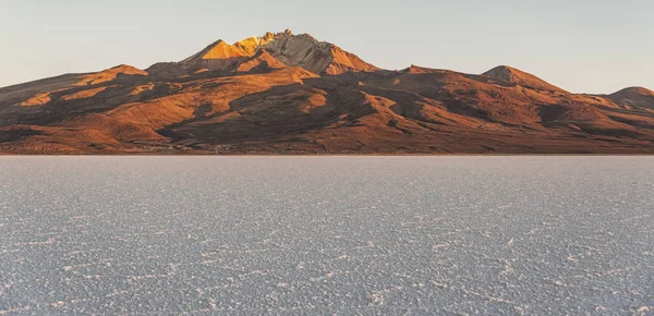 Dünyanın en büyük tuz düz, Bolivya Salar de Uyuni, gün doğumunda fotoğraflandı - Güney Amerika
