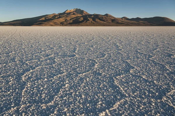Dünyanın en büyük tuz düz, Bolivya Salar de Uyuni, gün doğumunda fotoğraflandı - Güney Amerika