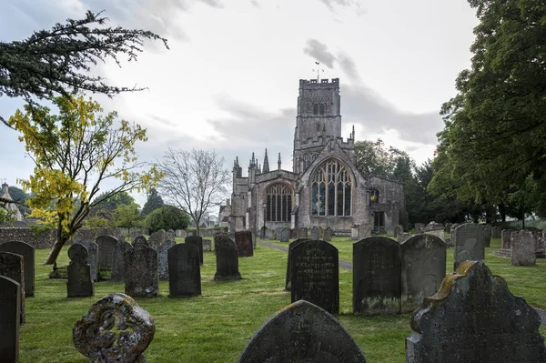 Peter Pauls Church Suo Cimitero Con Tombe Nella Città Northleach — Foto Stock