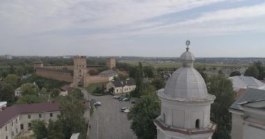 Yüksek kaliteli video. Lubart taş şatosu, Lutsk şehrinin simgesi, Ukrayna