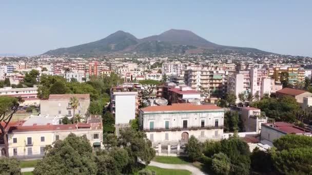 Şehirdeki Vesuvio Volkanının Alçalan Manzarası — Stok video