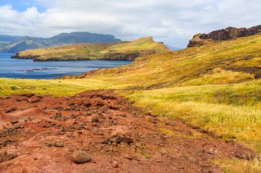 Portekiz, Madeira, kaba kıyı şeridi Panoraması doğa rezerv Ponta de Sao Lourenco, yarımadanın doğu kıyısında