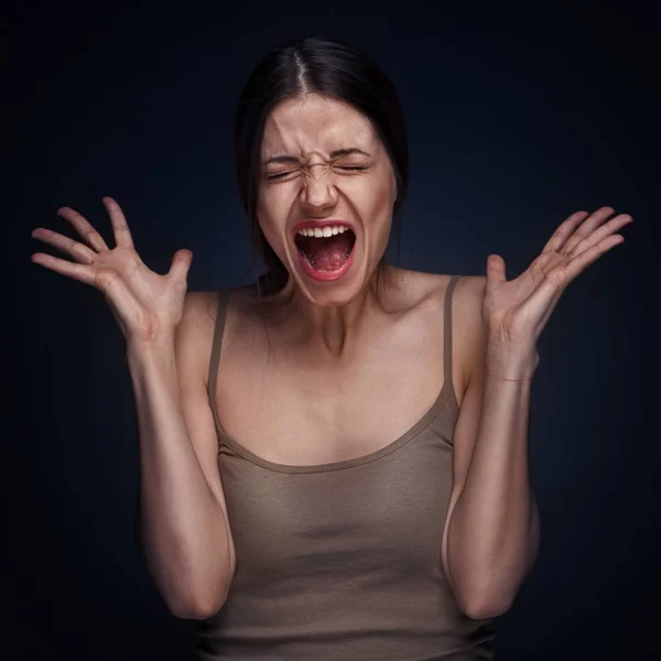 Portret van huilende vrouw — Stockfoto