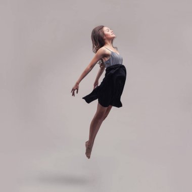 dansing elbise poz içinde genç güzel dansçı
