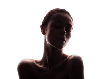 güzel genç kadın silüeti