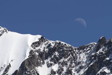 Kırgızistan: Tepe Karakol