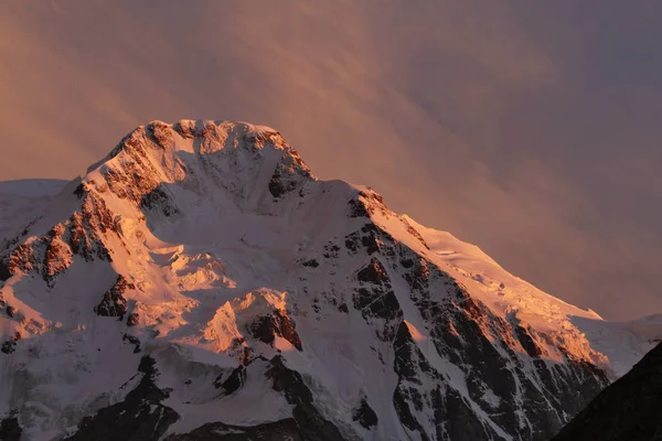 Kırgızistan: Tepe Karakol