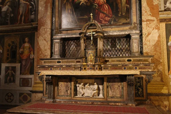 Италия Милан Церковь Санта Мария Делле Грацие — стоковое фото