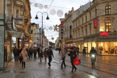 Avusturya, Linz: Akşam ıslak şehir