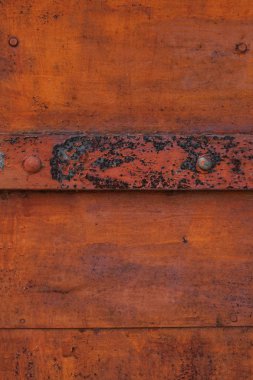 Eski demir kapıda pas. Grunge doku arka planı