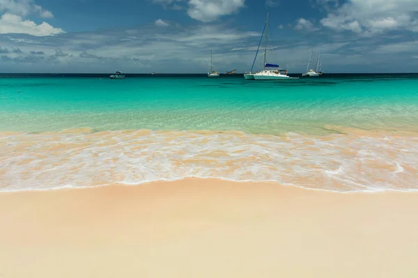 Soleada Isla Tropical Caribeña Barbados Con Agua Azul Yates — Foto de Stock