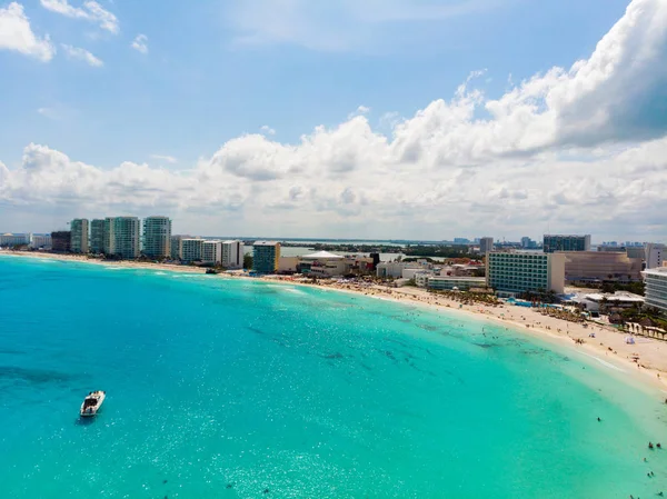 Zona Hotelera'nın havadan görünümü