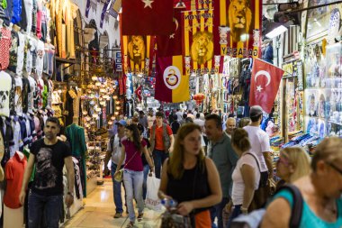 İstanbul, Türkiye-June18, 2018: Istanbul 'daki kapalı çarşı 
