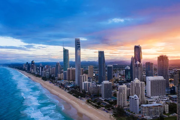 Zachód słońca nad Surfers Paradise na Gold Coast — Zdjęcie stockowe