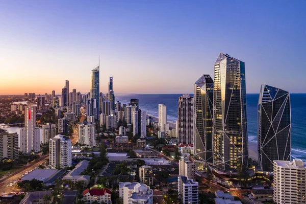 Sunset vista de Surfers Paradise en la Costa Dorada mirando desde t — Foto de Stock